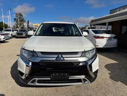 2020 MITSUBISHI Outlander ES