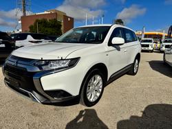 2020 MITSUBISHI Outlander ES