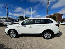 2020 MITSUBISHI Outlander ES