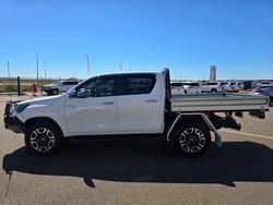 2021 Toyota Hilux SR5 White