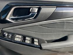 2025 Isuzu
MU-X LS-T