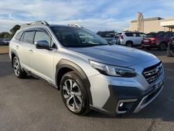 2022 Subaru
Outback AWD Touring