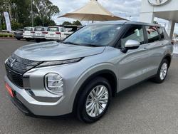 2022 MITSUBISHI OUTLANDER ES 7 SEAT (2WD)