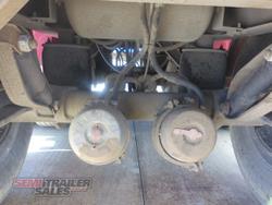 2005 Maxitrans Tip Through Bin B Double Set