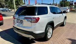 2019 Holden
                Acadia LT