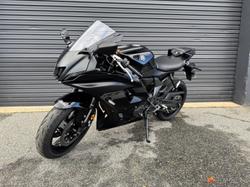 2025 Yamaha YZF-R7LA Black