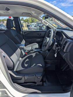 2025 NISSAN NAVARA SL