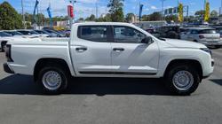 2025 NISSAN NAVARA SL