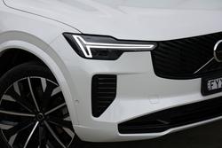 2025 Volvo XC90 Ultra B5 Dark