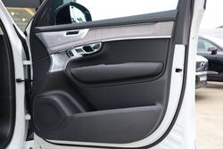 2025 Volvo XC90 Ultra B5 Dark