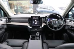 2025 Volvo XC90 Ultra B5 Dark