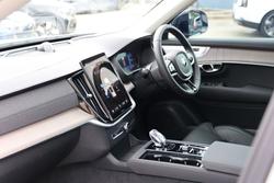2025 Volvo XC90 Ultra B5 Dark