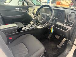 2022 Kia
                Sportage S
