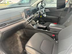 2022 Kia
                Sportage S