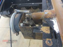 2006 Chris's Body Builders 3 Axle Bin Dog Trailer