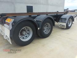 2006 Chris's Body Builders 3 Axle Bin Dog Trailer