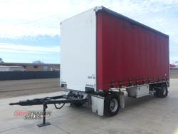 2009 Krueger 10 Pallet Dog Curtainsider