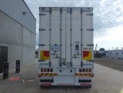 2009 Krueger 10 Pallet Dog Curtainsider