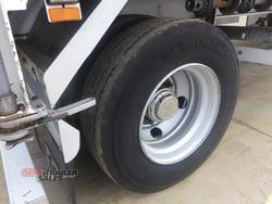 2009 Krueger 10 Pallet Dog Curtainsider