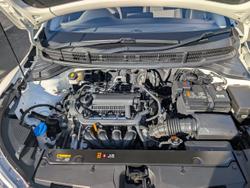 2024 KIA STONIC YB