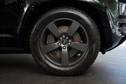 2023 Land Rover Defender 110 D300 X-Dynamic HSE