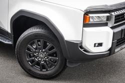 2025 Toyota PRADO GXL