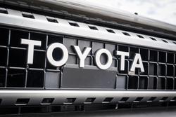 2025 Toyota PRADO GXL