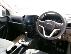 2025 Isuzu D-MAX MY25.5 Isuzu D-Max 4X4 Space Cab Chassis SX 3.0L  Automatic (TOR5008D) inc Heavy Duty Alloy Tray and Towbar with 7 pin flat harness