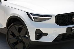 2025 Volvo XC40 Ultra B4 Dark