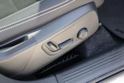 2025 Volvo XC40 Ultra B4 Dark