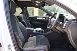 2025 Volvo XC40 Ultra B4 Dark