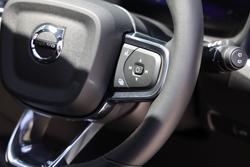 2025 Volvo XC40 Ultra B4 Dark