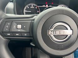 2026 Nissan Navara SL