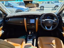 2023 Toyota Fortuner Crusade White