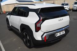 2025 KIA
EV3 2025 KIA EV3 SV EV3 EARTH FWD LR SUBTLE GREY INT