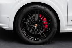2025 Porsche Cayenne GTS