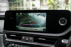 2025 Lexus ES 300h Luxury AXZH10R White