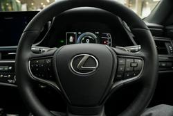 2025 Lexus ES 300h Luxury AXZH10R White