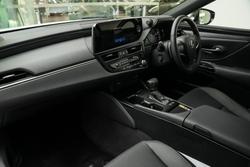 2025 Lexus ES 300h Luxury AXZH10R White