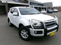 2021 ISUZU MU-X LS-M (4x4)