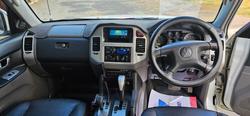 2004 Mitsubishi Pajero GLS NP MY04 White