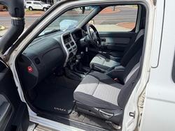 2008 Nissan Navara ST-R D22 MY08 White