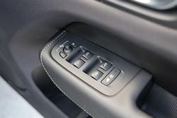 2024 Volvo
XC60 Recharge T8 Black Edition Plug-In Hybrid