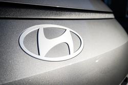 2025 Hyundai
                STARIA 