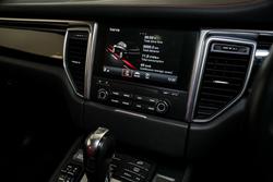 2016 Porsche
Macan S