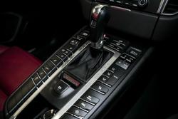 2016 Porsche
Macan S