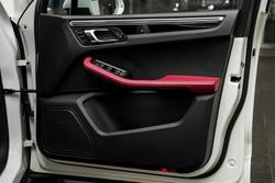 2016 Porsche
Macan S