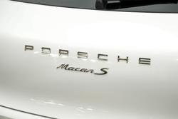 2016 Porsche
Macan S