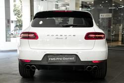 2016 Porsche
Macan S