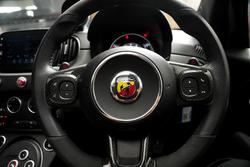 2022 Abarth 695 Competizione